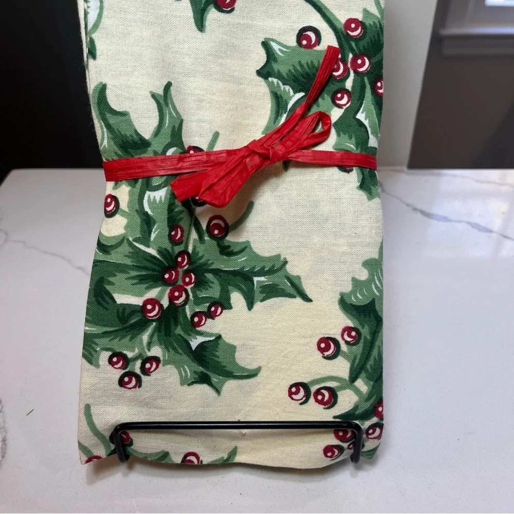 April Cornell Holly Napkins Set/4 Ivory w/ Green Ivy & Red Berries 16”x16” NW0T
